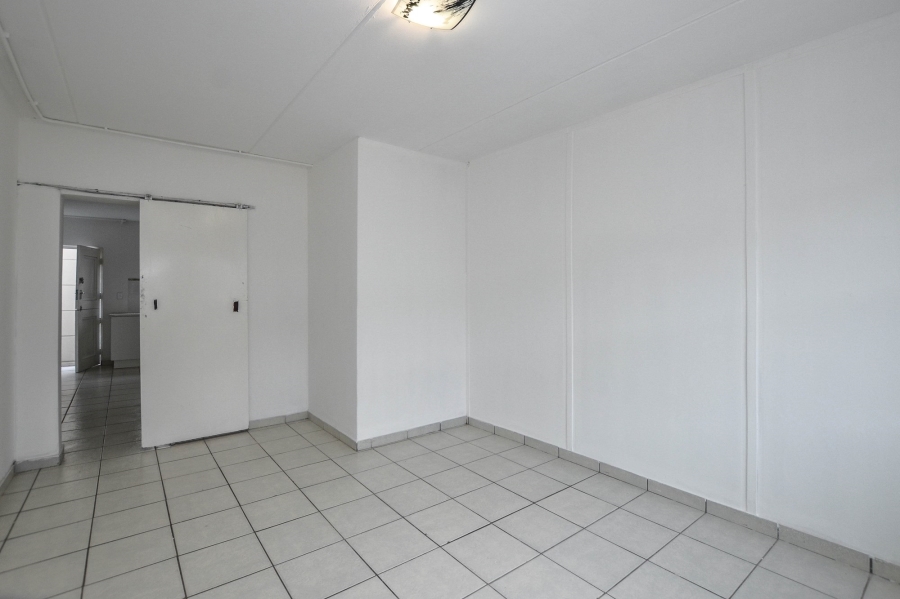 8 Bedroom Property for Sale in Parklands Western Cape